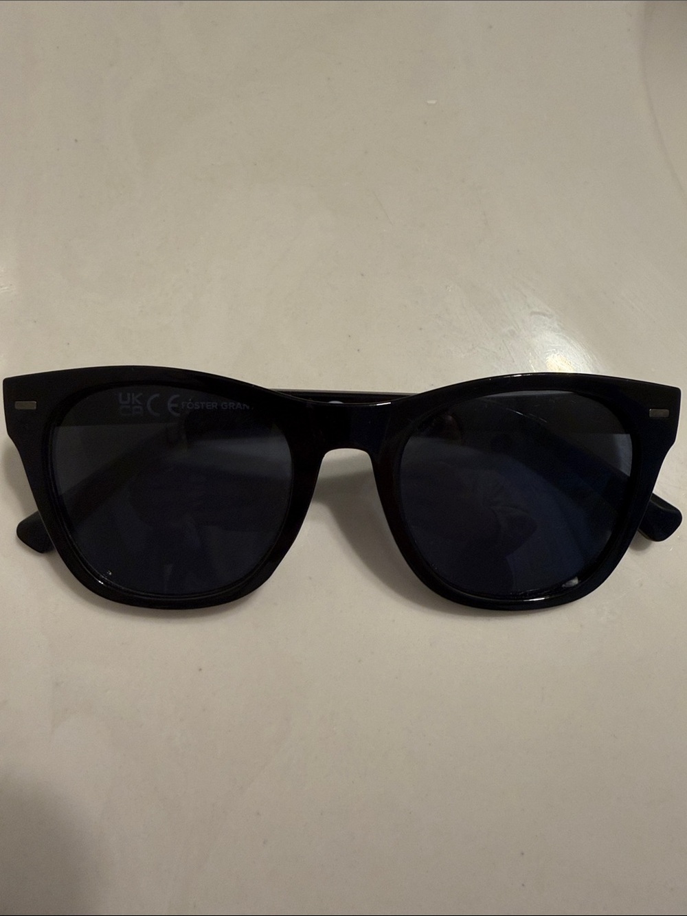 Foster Grant Classic Black Round Sunglasses